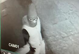 San Damiano, spaccata notturna alla storica oreficeria Povero: danni ingenti