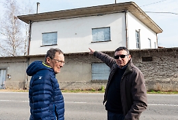 Villanova, l'ecoborgo bloccato da un palo del telefono