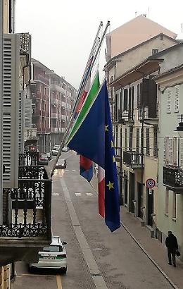 Bandiere a mezz'asta anche nei Comuni dell'Astigiano per il "Giorno del ricordo"