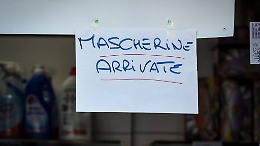 Canelli, le aziende regalano mascherine ai volontari