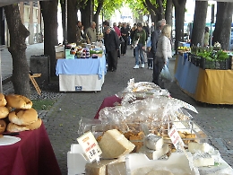 Canelli, nasce "risorgeremo.it", vetrina on line di commercianti e artigiani