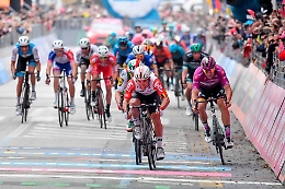 Dopo la Formula 1, anche il Giro d'Italia si ferma
