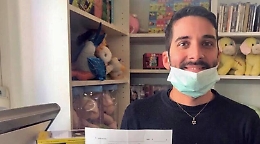 Il tabaccaio di Asti: "Da me sigarette, ma anche autocertificazioni e compiti"