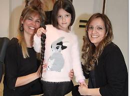 Asti, Zoe, 6 anni, dona i suoi lunghi capelli ai bambini malati
