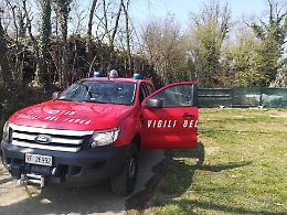 Cortazzone, va a fuoco una roulotte e scoppia una bombola