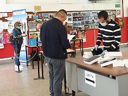 Stamattina la consegna di 24 tablet agli studenti dell'istituto Artom