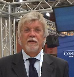 Confcommercio: "Ecco cosa chiediamo per aiutare i negozi di abbigliamento"