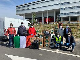 Gli alpini di Langa regalano set di respirazione all'ospedale di Verduno
