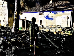 Nizza Monferrato, incendio nella notte, il proprietario di casa si fa male cercando di spegnerlo