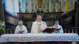 Il vescovo Prastaro: "Mettiamo l'altro prima di noi stessi"