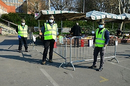 Ad Asti ripartono i mercati di quartiere: oggi un banco in piazza del Palio