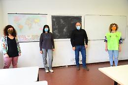 Casa di Carit&agrave;, volontari consegnano a domicilio compiti e dispense agli studenti