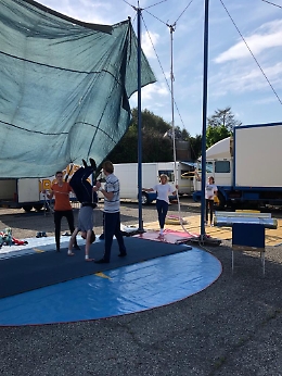 Circo bloccato da 2 mesi e mezzo: &laquo;Prima di ripartire regaleremo uno spettacolo al paese che ci ha aiutato&raquo;