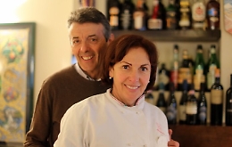 Canelli, turni per andare a cena al ristorante e ricerca di "barriere" pi&ugrave; romantiche del plexiglass