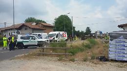 A Motta di Costigliole scontro tra un furgone e un mezzo della raccolta rifiuti