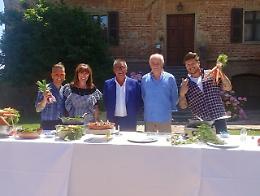 Alla Prova del Cuoco su Rai 1 in diretta da Vaglio Serra la rolata di coniglio presentata dallo chef Diego Bongiovanni