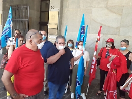 "Addetti mensa e pulizie, situazione di estrema sofferenza"