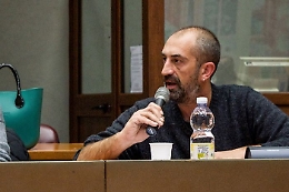 "Scuole? Cirio ha problemi pi&ugrave; importanti: il baciu&agrave;, la rustica e il fritto misto"