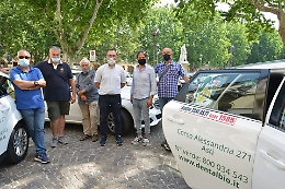 Asti: i taxi cittadini circolano con le nuove barriere anti Covid