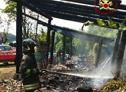 Cocconato, spento incendio sotto una tettoia