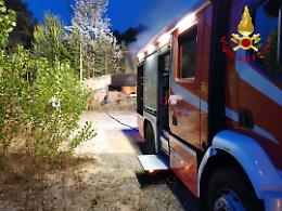 Asti, sfondano il cancello e danno fuoco ad un'auto nell'ex pista di motocross di Valmanera