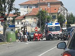 Asti, pedone investito in via Gerbi, dimessa dall'ospedale la donna urtata da un'auto