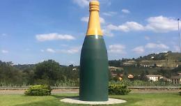 Canelli e la bottiglia presentata direttamente da Christo