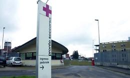 Asti, gli sparano da un&rsquo;auto in corsa, gravissimo un uomo di 40 anni