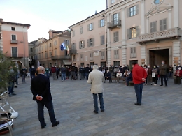 Flash mob a Nizza Monferrato per chiedere il rientro dell'ospedale nella rete regionale