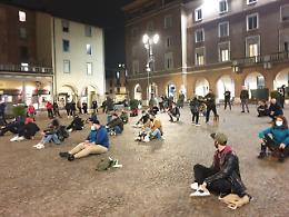 Asti, luned&igrave; di nuovo tutti in piazza: flash mob degli operatori "puniti" dall'ultimo Dpcm