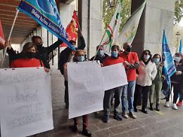 Contratto fermo da 7 anni e mezzo, scioperano gli addetti alle pulizie