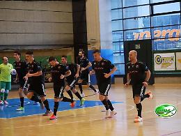 Orange sfortunati, Fucsia pari in rimonta