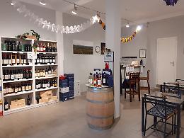 Eccellenze piemontesi e toscane al wine shop "poderi dei bricchi astigiani"