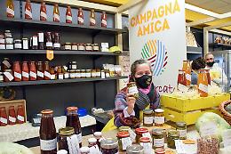 Asti, volti e golosit&agrave; del territorio al nuovo Mercato Contadino al coperto