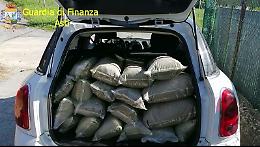 Canapa light "arricchita" di marijuana e hashish: scarcerata la cugina