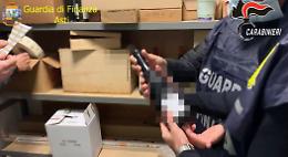 Barbera e aromi artificiali per produrre vini "taroccati" da 90 euro la bottiglia: 9 arrestati