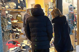 Al via domani i saldi invernali: 150 euro la spesa media