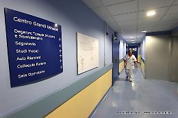 Si brucia in casa: donna di 65 anni con ustioni sul 90% del corpo