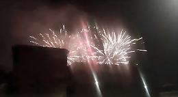 "Sparavano" i fuochi d'artificio alle feste di compleanno: chiuso un ristorante per una settimana