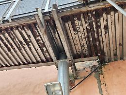 Da oggi chiusa la passerella del Movicentro, ecco dove sono le infiltrazioni d'acqua [FOTOGALLERY]