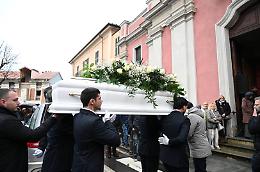 Arisa canta il saluto a Zoe e i cuori si riempiono di lacrime