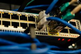 Isolati da tre mesi senza telefoni n&eacute; internet, il grido d'allarme alle porte della citt&agrave;