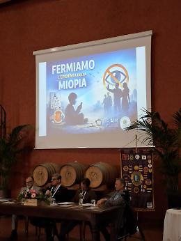 Uniti per fermare la miopia infantile 