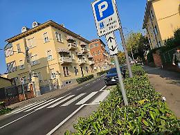 Che senso hanno i parcheggi con il disco orario dove non ci sono attivit&agrave; commerciali?