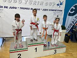 Fine settimana di successi per la Scuola Judo Shobukai ASD: bronzo per Ambra, otto podi alla Turin Cup e festa per i 50 anni