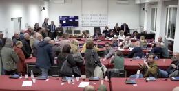 Maxi conguaglio per Collina Volta, i residenti entrano in Consiglio comunale per confrontarsi,  ma la maggioranza lascia l'aula