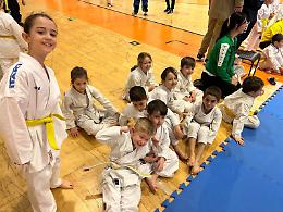 Trofeo Cucciolo da record: 400 giovani karateka al PalaBrumar e rassegna trionfale per KB Center 2000