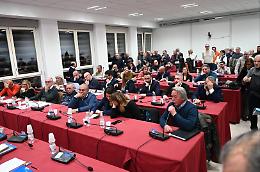 Conguagli Collina Volta, il Consiglio comunale rinvia ogni decisione sugli importi dovuti dai cittadini dopo ulteriori valutazioni tecniche