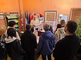 Studenti da Polignano a Mare in visita in Comune per scoprire il Palio di Asti