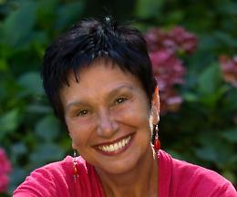 Trasformare la lettura in pubblico in una performance coinvolgente: a lezione da Liliana Fantini